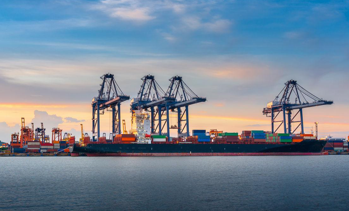 内贸货物运输，，，，，，为何海运成为企业首。。。。。浚？？？？？？